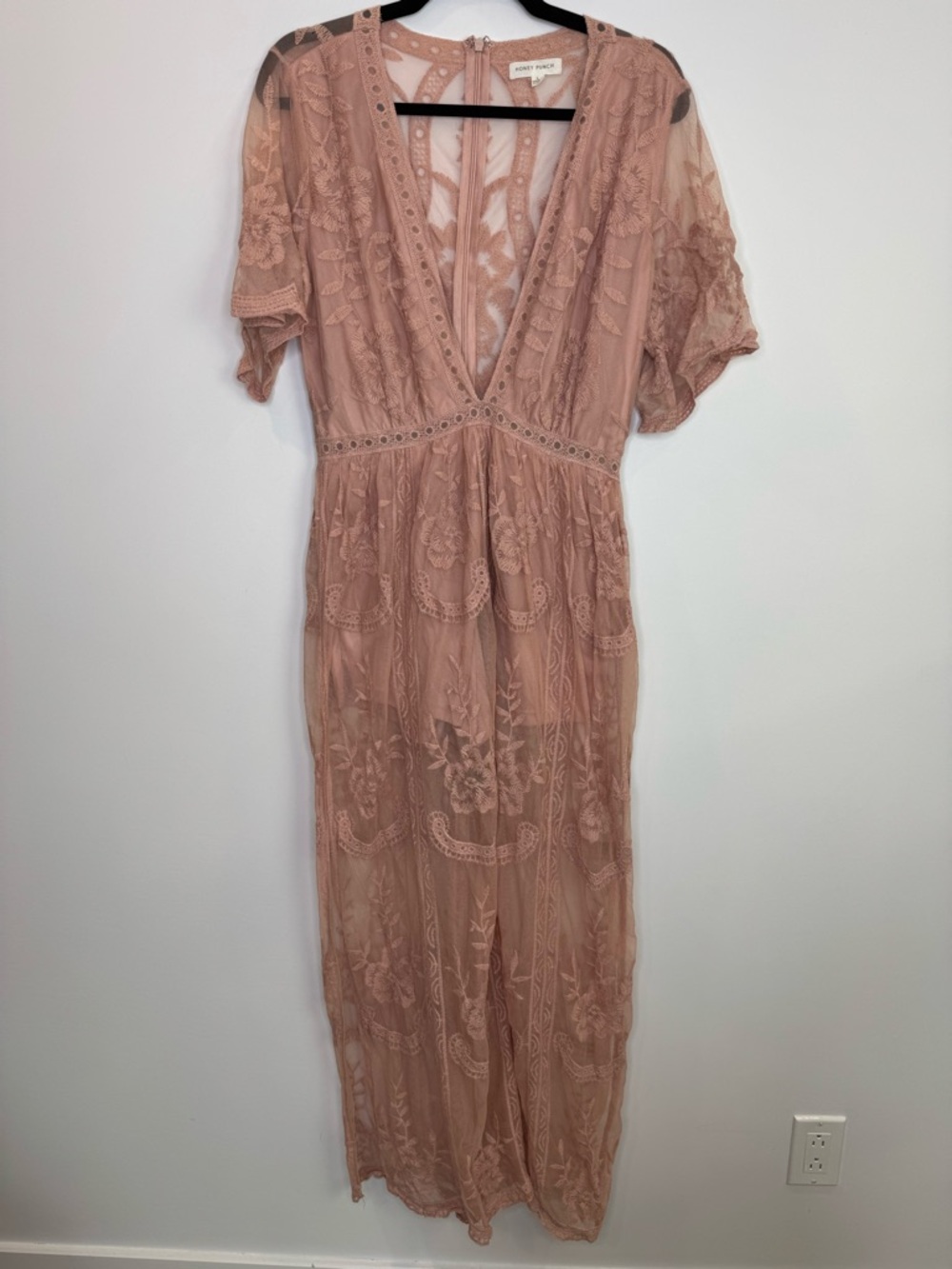 Honey Punch Dusty Rose Lace Plunge Maxi romper overlay size large - Picture 3 of 12